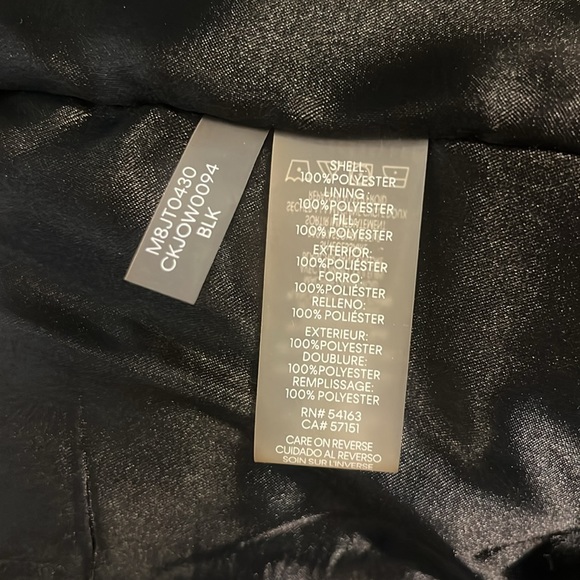 Calvin Klein puffer sleeveless puffer vest - Picture 5 of 5